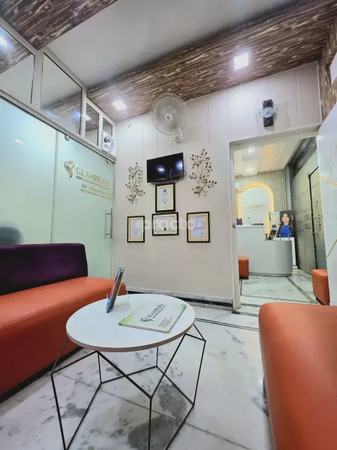 Waiting lounge & reception, Genus Dental, Lucknow